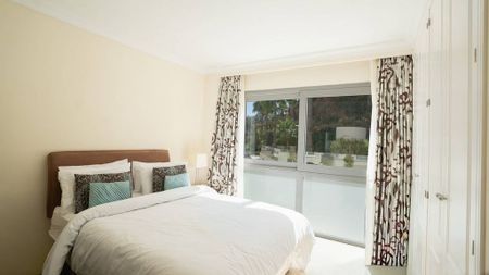 3 bedroom luxury Apartment for rent in Nueva Andalucia, Spain - Photo 4