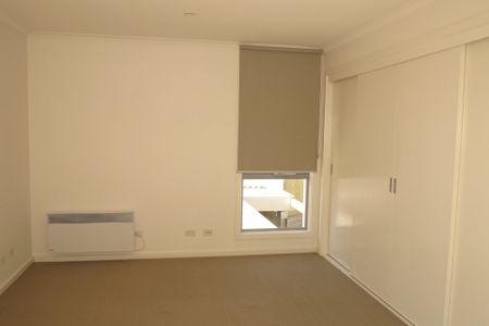 Luxe Apartment Living - Photo 3