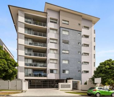 MODERN STUDIO, CONVENIENT LOCATION - DON'T MISS OUT! - Photo 5