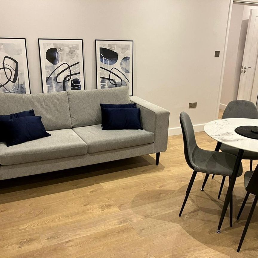 4 Bed Flat, Maurice House, SW9 - Photo 1