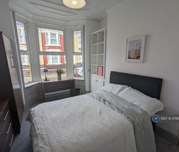 4 bedroom terraced house to rent - Photo 2