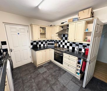 1 bedroom in a house share to rent - Photo 6