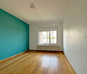 Appartement op zeer goede en rustige locatie te Wijnegem! - Photo 2