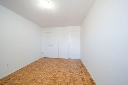 For Lease - 5 Glamorgan Avenue Unit# 814, Toronto, Ontario - Photo 3