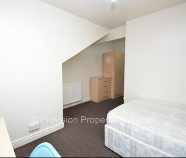 5 Bedroom House Properties Hyde Park - Photo 2