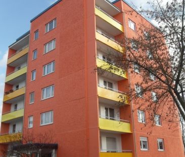 Modernisierte Familienwohnung mit 3 Zimmern in Cottbus - Photo 1