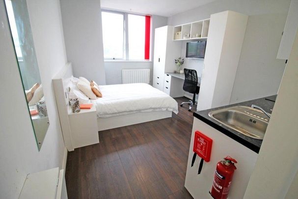 Studio to rent - Photo 1