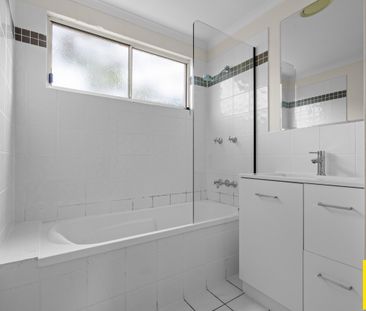 TWO BEDROOM UNIT - CLOSE TO LOCAL SHOPS AND SCHOOLS - Photo 6