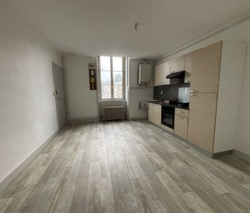 Location Appartement 3 pièces 59m² CHARLIEU 42190 - Photo 4