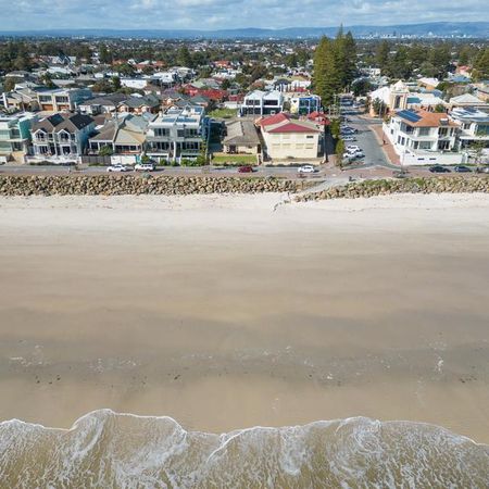 Freshly Updated & Perfectly Positioned by the Beach - Photo 5