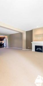 Spacious 4-Bed, 4-Bath Townhouse in Coquitlam- Pet-Friendly - Photo 3