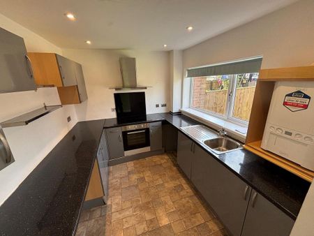 3 bedroom terraced house to rent - Photo 5