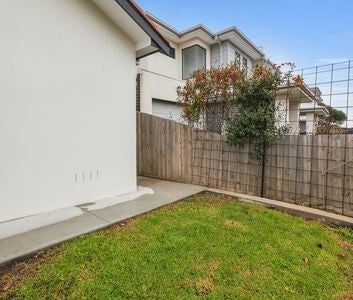 South Kingsville - Photo 1