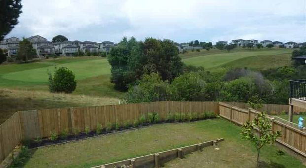 Fantastic modern 4 bedroom home in the lovely suburb of Gulf Harbour - Photo 1