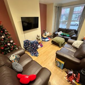 4 bedroom terraced property to rent - Photo 2