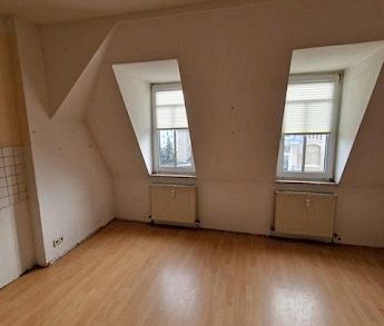 4 Zimmer Dachgeschosswohnung mit großem Bad - Photo 4