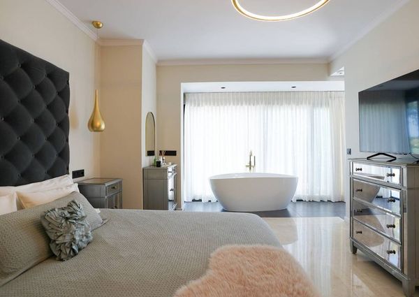 Luxury Villa for rent in Benahavís, Spain