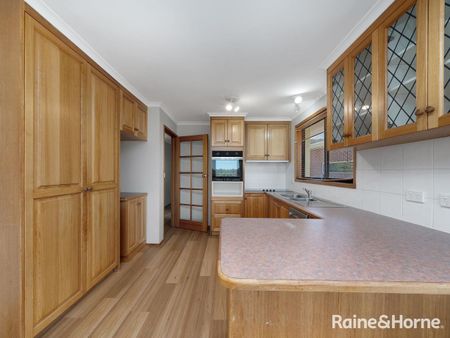 Large Family Home - Photo 2