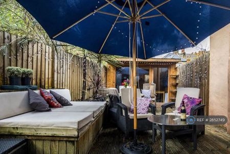 1 bedroom in a house share to rent - Photo 5