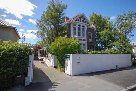 The bedrooms at a student house on George street - Photo 2