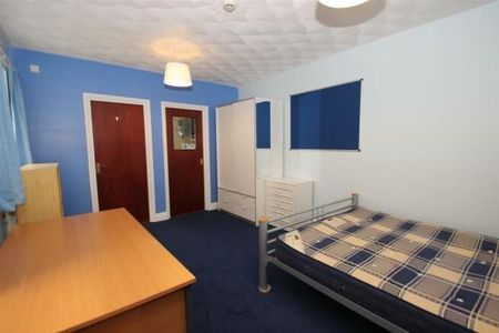 8 bedroom terraced house to rent - Photo 5