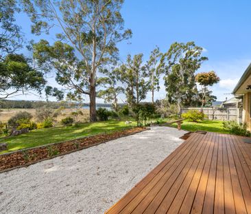 Cute and Comfortable Home in Tranquil Setting - Photo 4