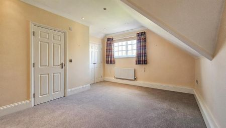 3 bedroom end of terrace house to rent - Photo 2