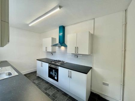 3 bedroom terraced house to rent - Photo 4