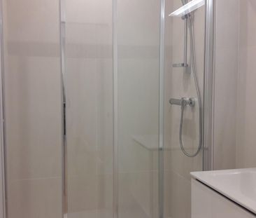 location Appartement T5 DE 231.5m² À PARIS - Photo 3