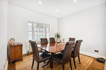 5 bedroom mews to rent - Photo 4