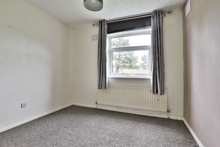 Aspen Gardens, BH12, BH12 4DE, Poole - Photo 4