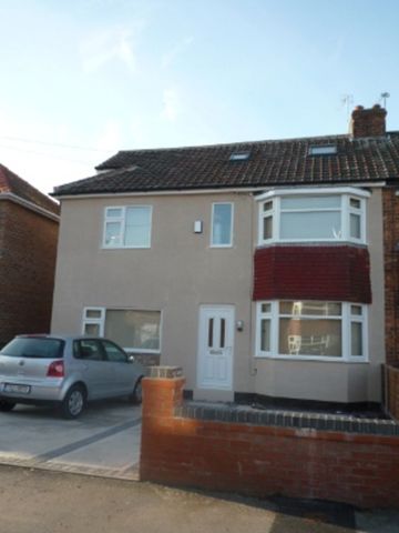 Burnholme Grove, Tang Hall - P1742 - Photo 5