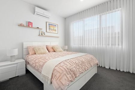 Beachside Elegance – Just 600m from the Sand! - Photo 4