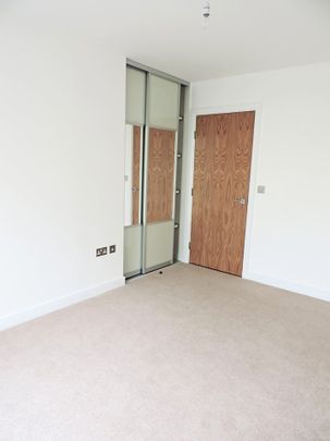 2 Bed Maisonette, Marsh Court, SE17 - Photo 1