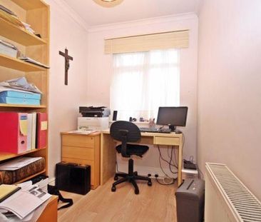 4 bedroom semi-detached house to rent - Photo 3