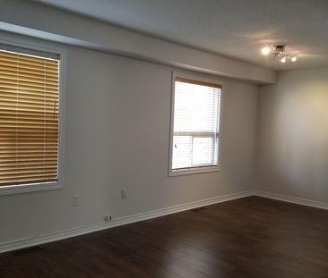 For Lease - 38 Lang Drive Unit# upper unit, Barrie, Ontario - Photo 1