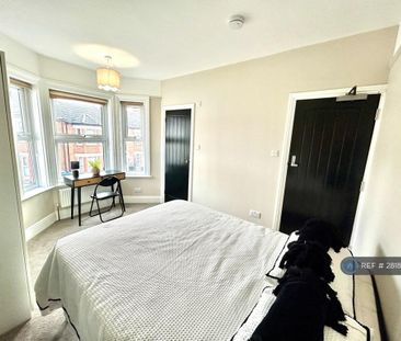 1 bedroom in a house share to rent - Photo 1