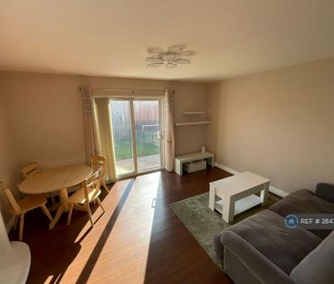 3 bedroom end of terrace house to rent - Photo 1