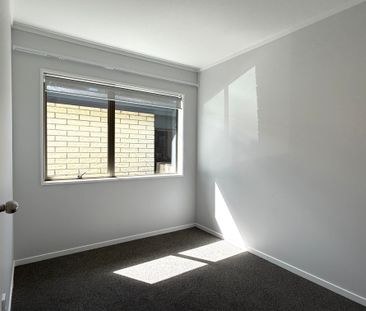 Beautifully Renovated 3 Bedroom Home with Water Views - AVAILABLE NOW - Photo 3