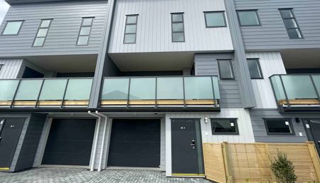 Executive Living - NEW PRICE - Photo 3