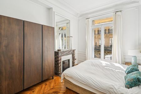 Location Appartement 3 pièces Meublé 70m² PARIS 8ème - Photo 4
