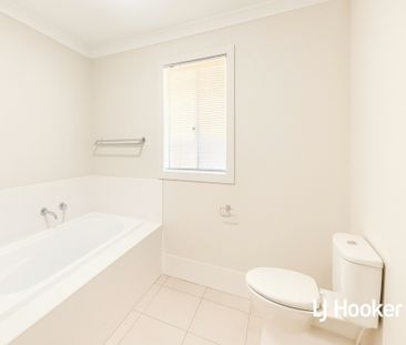 8 Cape Arid Park Way, Fitzgibbon QLD, Belconnen - Photo 6