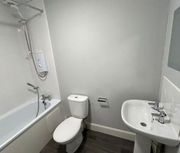 3 bedroom apartment to rent - Photo 6