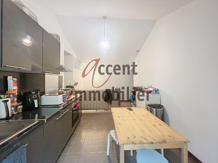 Caumont, centre : Maison de village T4 rénovée 99 m² avec terrasse et grand garage, - Photo 2