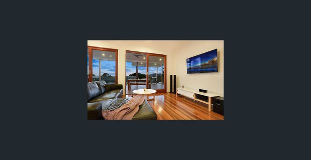 "Neat as a pin" - Photo 1