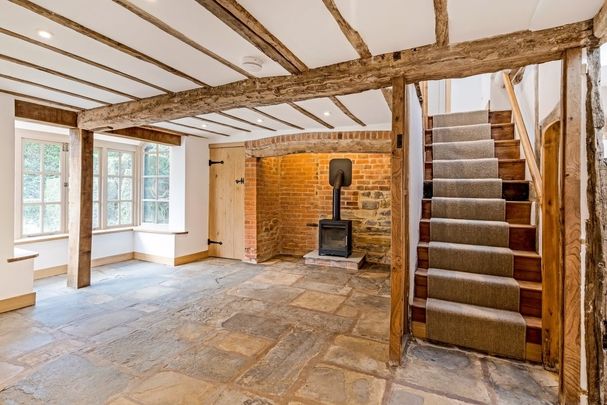 2 bedroom cottage to rent - Photo 1