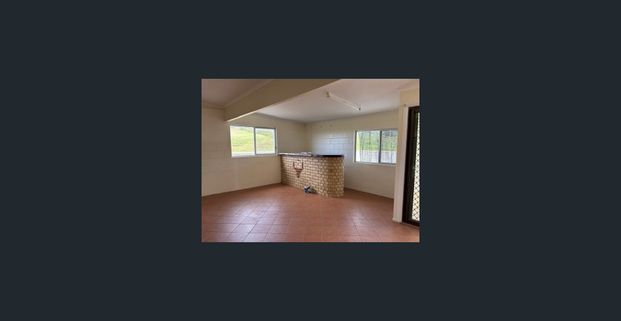 Privacy at the end of the lane. - Photo 1