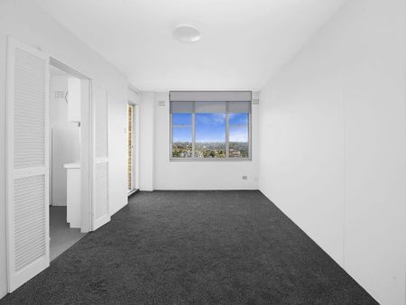 Beautiful Apartment with Breathtaking Views &ast;&ast; Available 23&sol;05&sol;25 &ast;&ast; - Photo 4