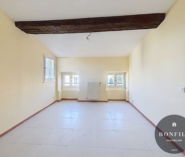 A LOUER AVIGNON INTRAMUROS (84000) : lumineux T2 non-meublé en dern... - Photo 2