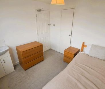 House share to rent - Photo 4